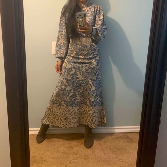 Dress - Picture 7 of 7